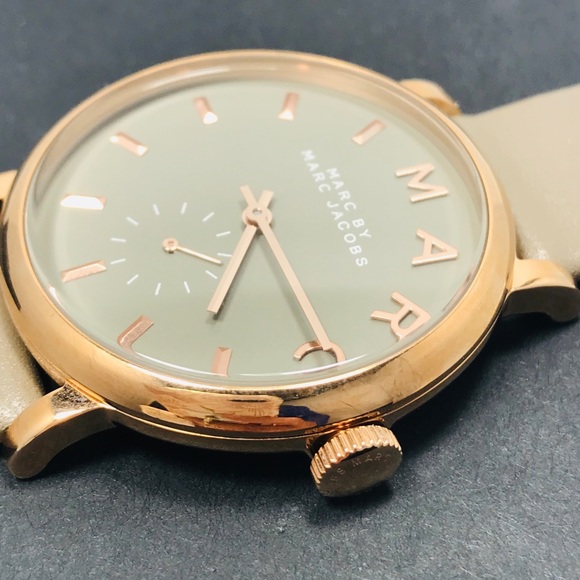 Authentic Marc Jacobs Leather Wristwatch - Picture 6 of 8